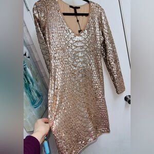 BCBG long sleeve rose gold sequence mini tSuze L